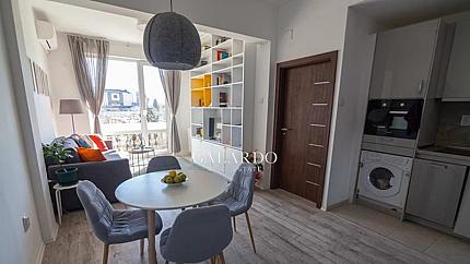 Exclusive two-bedroom apartment for rent with a unique view of the National Palace of Culture