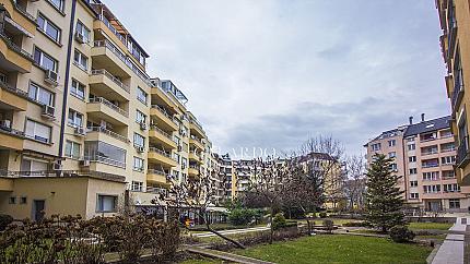 Просторен апартамент с изглед към Витоша