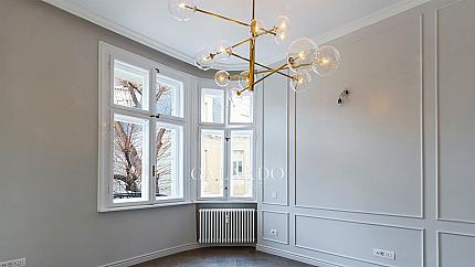 Spacious aristocratic apartment on Moskovska Str