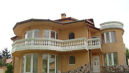Spacious four-bedrooms house in Bistrita