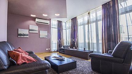 Spacious and sunny penthouse  in a gated complex