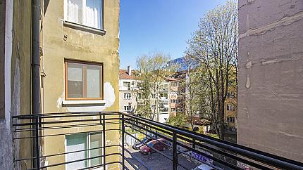 Three bedroom south apartment next to French High School