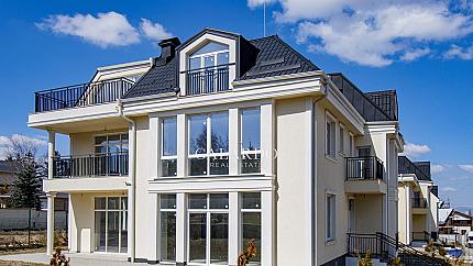 Затворен комплекс до "Резиденшъл" парк с луксозни къщи за продажба