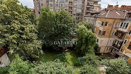 Дизайнерски апартамент с четири спални до Паметника Левски, Център