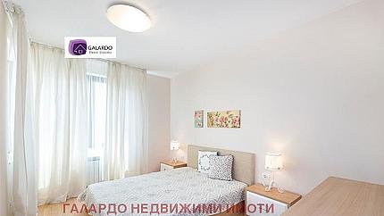 Апартамент в луксозна сграда до х-л Маринела