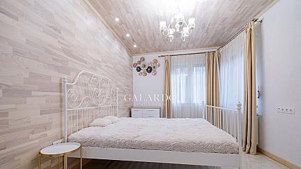 Самостоятелна къща до Парка Заимов