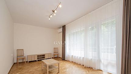 Светъл и просторен тристаен апартамент, след ремонт, в Лозенец