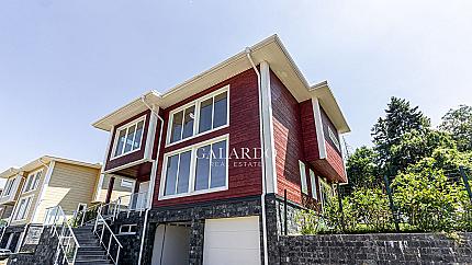 В хармония с природата - финландски тип луксозна къща под наем в затворен комплекс в Бояна
