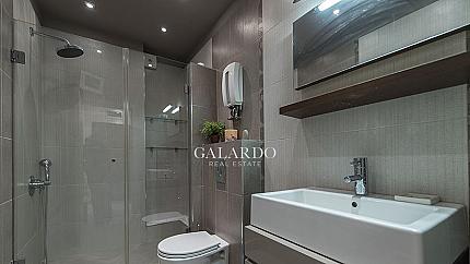 Cozy one-bedroom apartment on Gladstone Str.