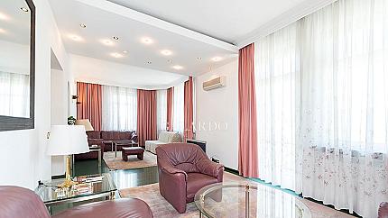 Spacious apartment  near the Levski monument
