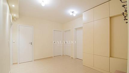 Four-bedroom apartment near James Bourchier metro station