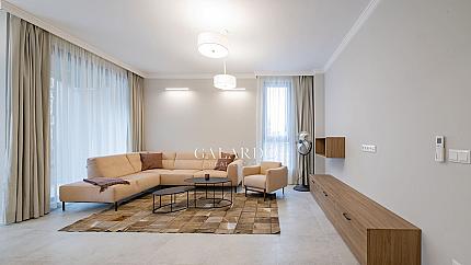 Impressive multi-room apartment in a favorite complex