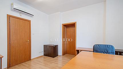 Office in the ideal center