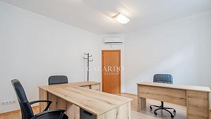 Office in the ideal center