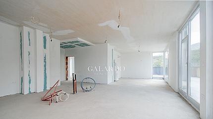 Spacious and panoramic four-bedroom penthouse in a new gated complex in Boyana quarter