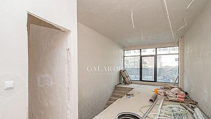 Commercial premises on two levels
