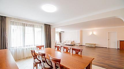 Space and style in an apartment with excellent location