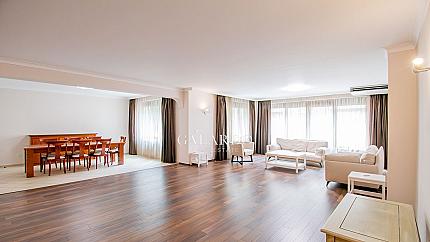 Space and style in an apartment with excellent location