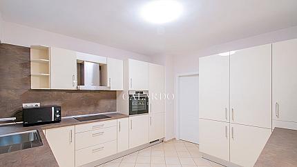 Space and style in an apartment with excellent location