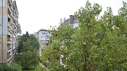 Уютен апартамент до Южен пар