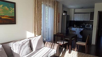 Луксозно обзаведен апартамент до Paradise Center