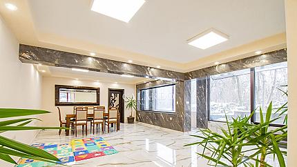 Представителен офис в кв. Южен парк