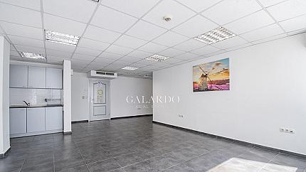 Светъл офис до х-л "Маринела"