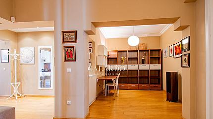 Two-bedroom apartment close to "Oborishte" street