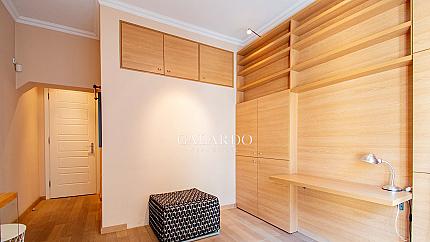 Two-bedroom apartment close to "Oborishte" street