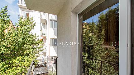 Two-bedroom apartment close to "Oborishte" street