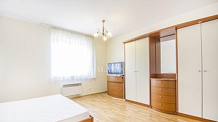 Furnished two-bedroom apartment in a gated complex in Krustova vada district