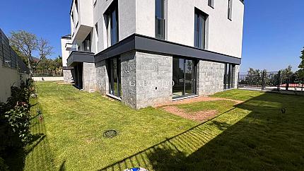 Просторен партерен мезонет до ключ в нова бутикова сграда