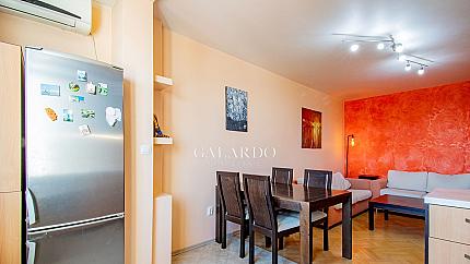 Обзаведен апартамент с 2 спални на 5 мин. от северен парк