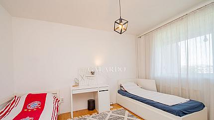 Обзаведен апартамент с 2 спални на 5 мин. от северен парк