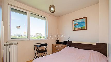 Обзаведен апартамент с 2 спални на 5 мин. от северен парк