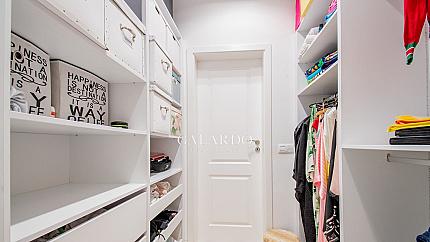 Exceptional spacious 3 bedroom property in a prestigious complex