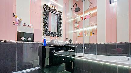 Exceptional spacious 3 bedroom property in a prestigious complex