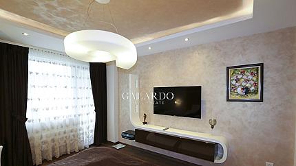 Luxury two-bedrooms apartment in the Center