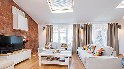 Neat 2-bedroom apartment in Top Center, on G. Benkovski Street