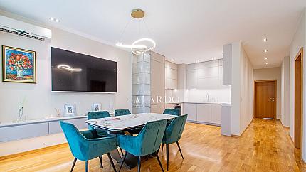 Beautiful furnished 3-bedroom apartment in an iconic building