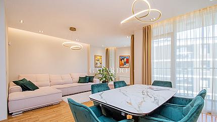 Beautiful furnished 3-bedroom apartment in an iconic building