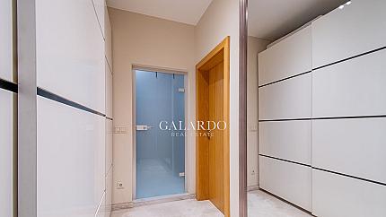 Beautiful furnished 3-bedroom apartment in an iconic building