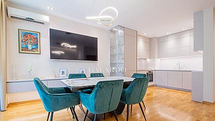 Beautiful furnished 3-bedroom apartment in an iconic building