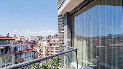 Beautiful furnished 3-bedroom apartment in an iconic building