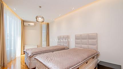 Beautiful furnished 3-bedroom apartment in an iconic building