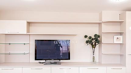 Луксозен тристаен апартамент за продажба с красива гледка към Витоша в Симеоново