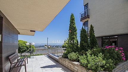 Обзаведен двустаен апартамент за продажба в затворен комплекс в кв.Симеоново