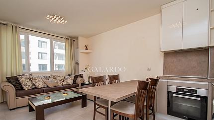 Слънчев тристаен апартамент до Paradise Center