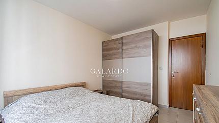 Слънчев тристаен апартамент до Paradise Center