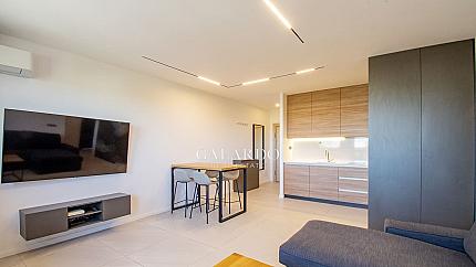 Тристаен апартамент в Белия квартал